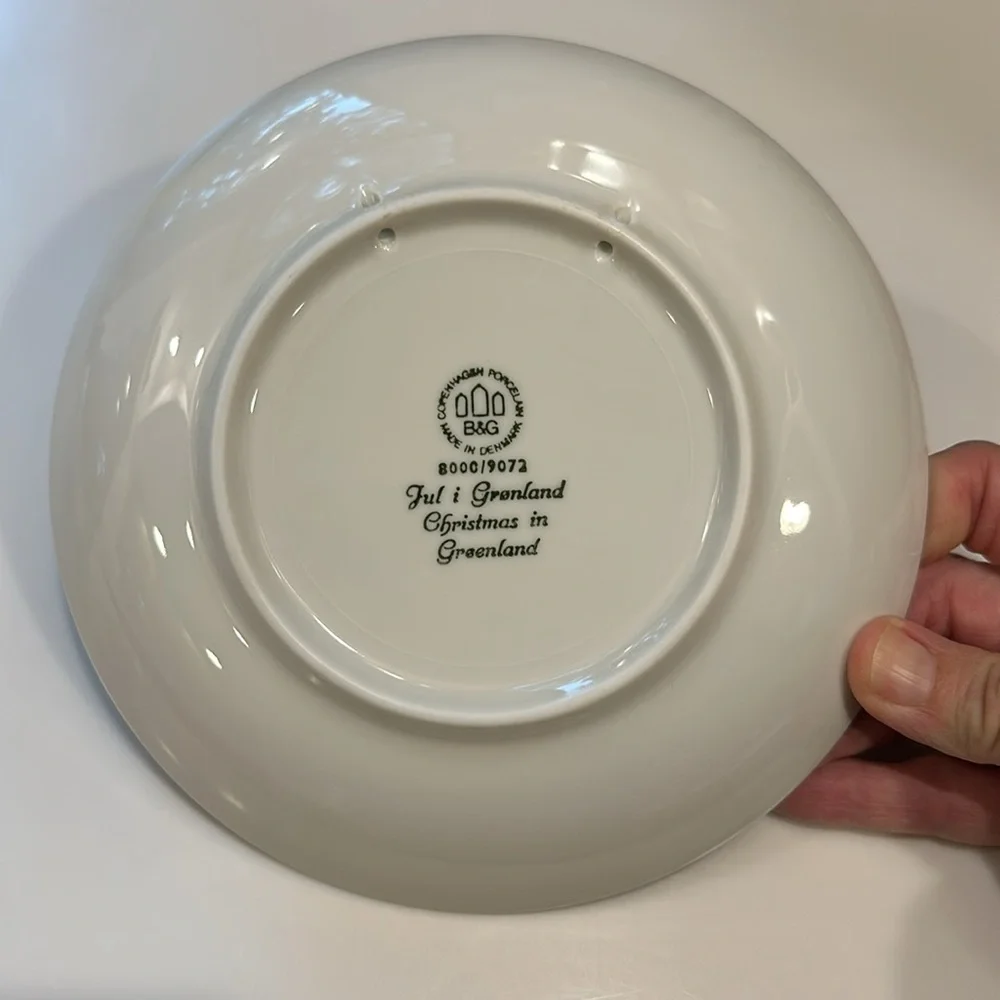 ROYAL COPENHAGEN Christmas Plate JULE AFTER 1972 B&G Christmas In Greenland Blue